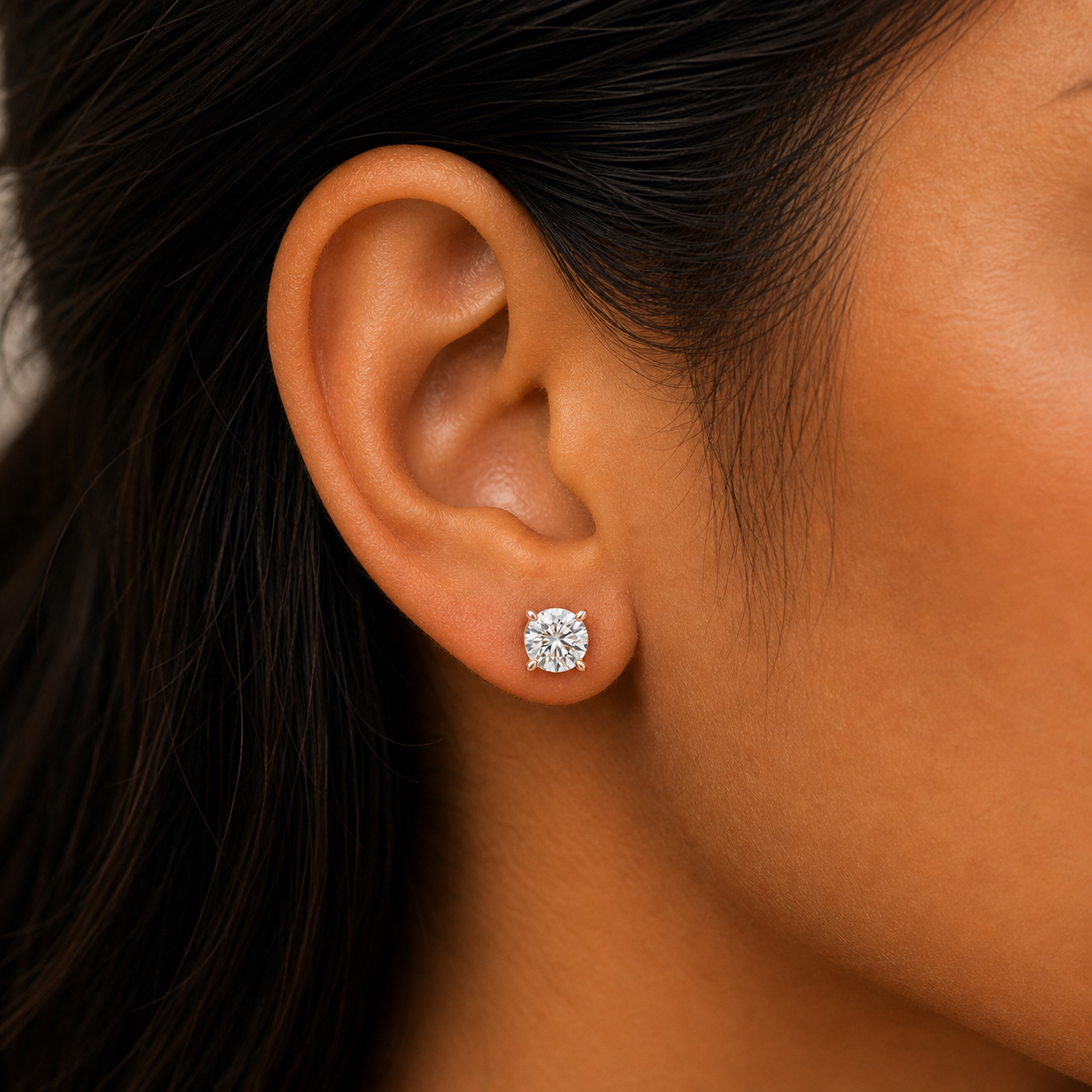 Round Diamond Stud Earrings